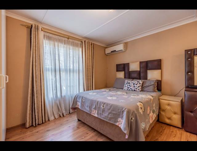 3 BEDROOM TOWNHOUSE FOR SALE IN SHERWOOD